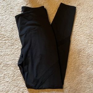 Black size medium mid rise Old Navy leggings
